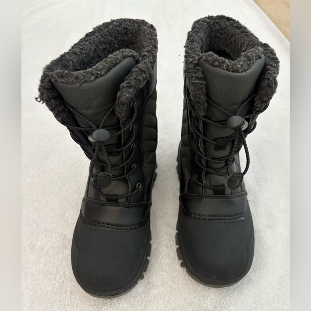 All in Motion Sz 2 Skylar Black and Grey Kids Winter Boots